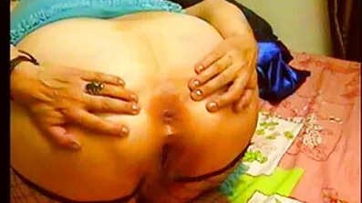 প্রতিরোধ করতে পারেনি এবং বাংলা চুদাচুদি video একটি পাকা মহিলা গাধা মধ্যে রোপণ